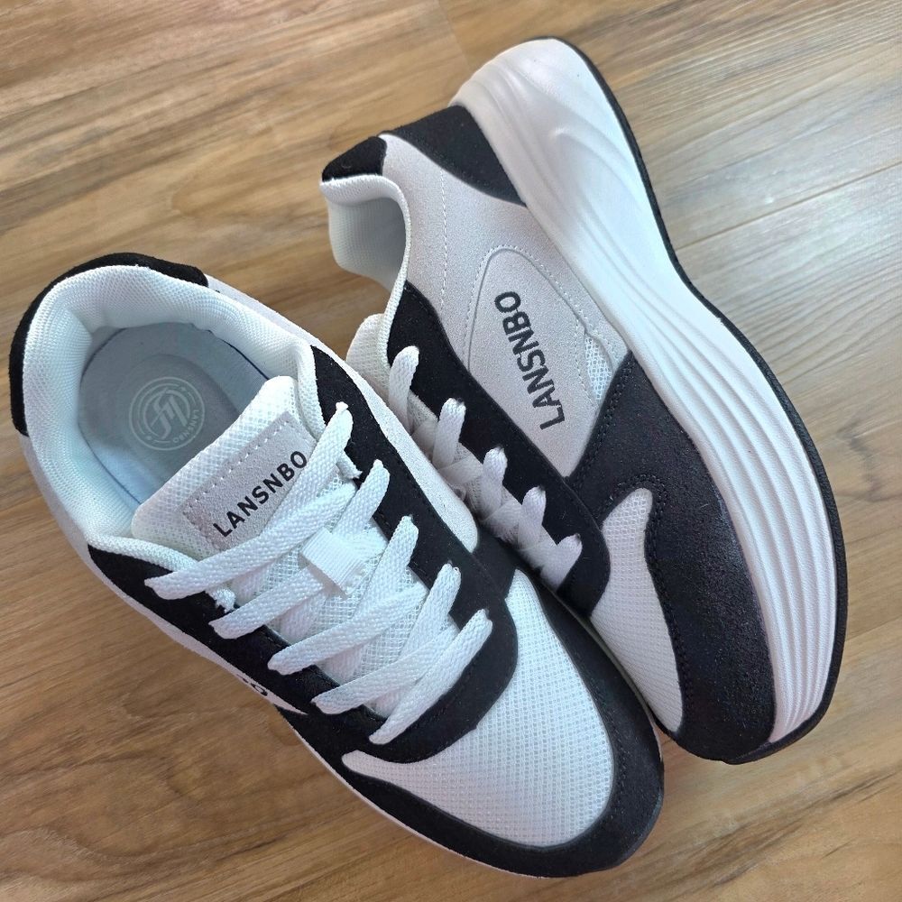🩵NIB Black & White Cushioned Cross-Training Athletic Shoes Size 8 - Picture 2 of 13